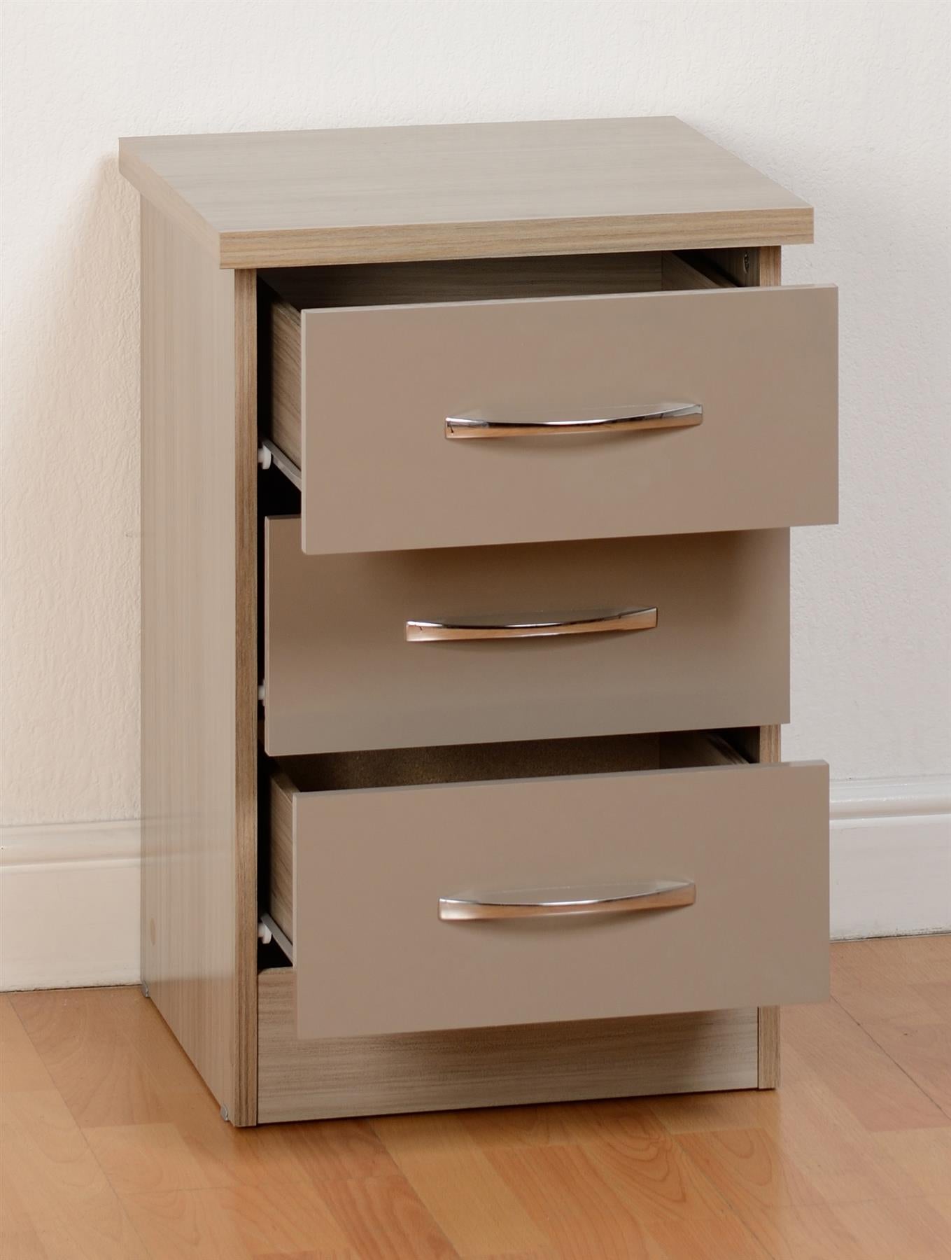 NEVADA 3-DRAWER BEDSIDE TABLE - OYSTER/LIGHT OAK